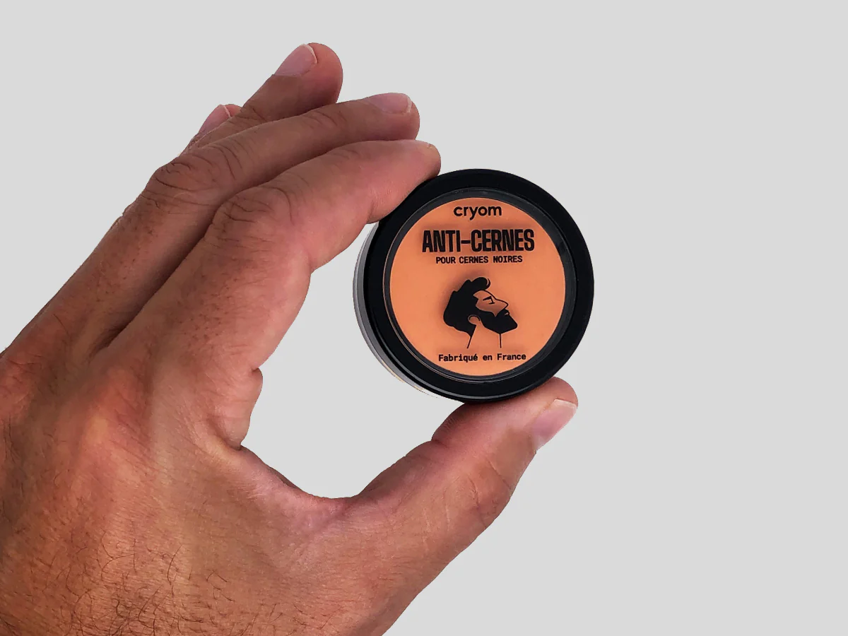 Kit anti-cernes pour cernes noirs : Correcteur + Applicateur Mousse - Image 4